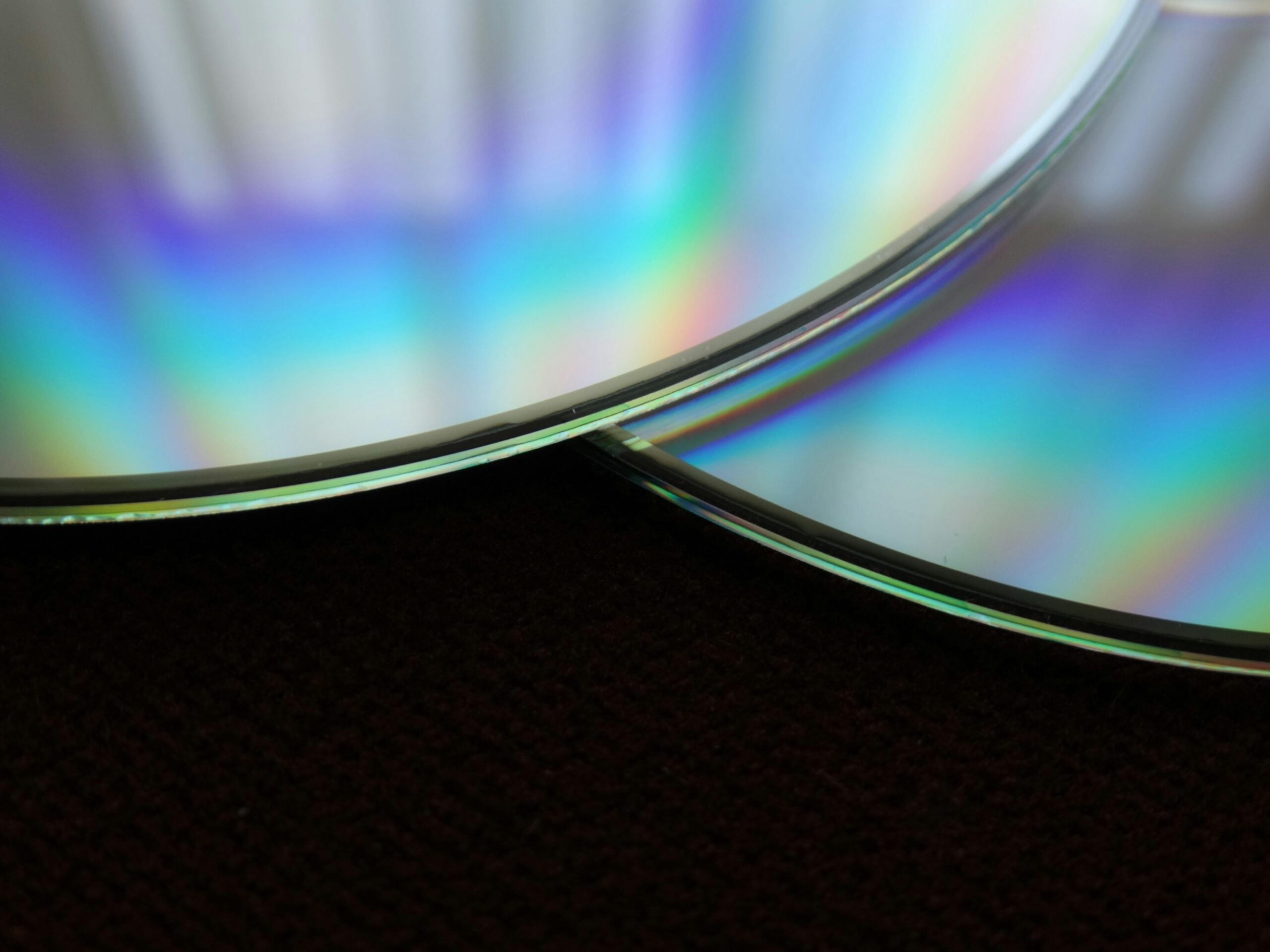 5 powodów, dla których warto skorzystać z profesjonalnego tłoczenia płyt CD